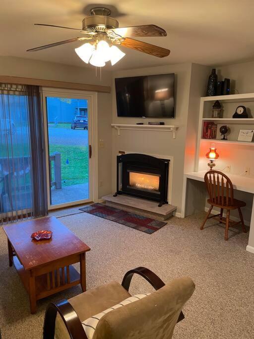 Skiing, Hiking, Village Of Eville Mtn Escape Ellicottville Exterior photo