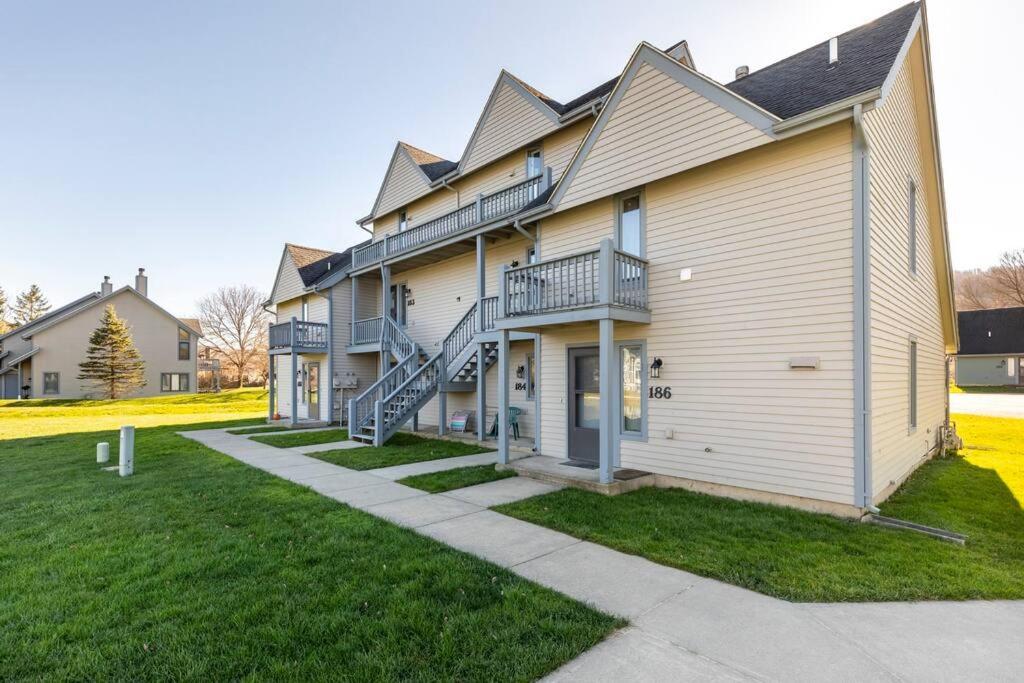 Skiing, Hiking, Village Of Eville Mtn Escape Ellicottville Exterior photo