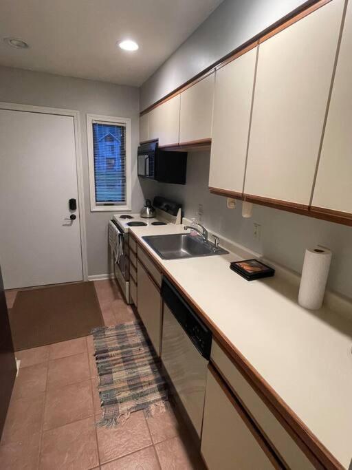Skiing, Hiking, Village Of Eville Mtn Escape Ellicottville Exterior photo